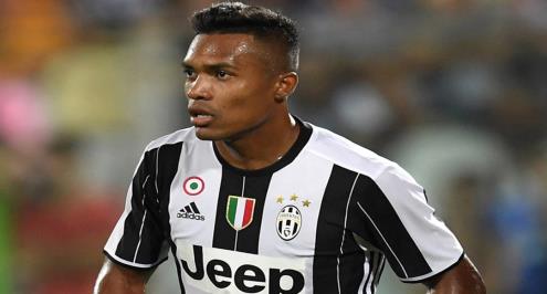 تقارير: باريس يستهدف ساندرو.. ومارسيلو قد يكون بديله في يوفنتوس